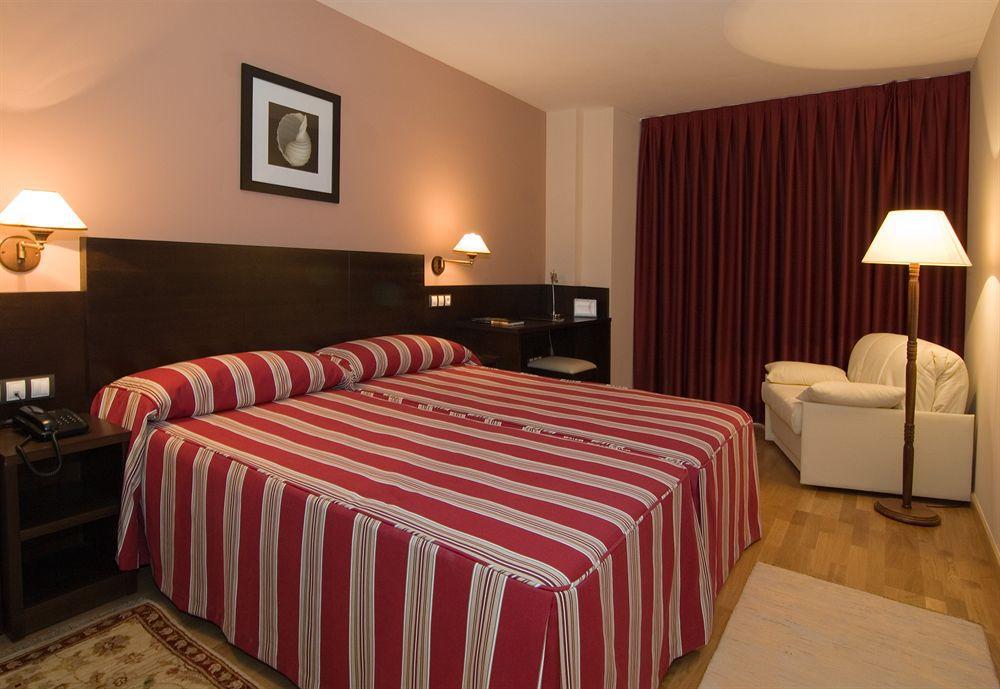 Hotel Castro Real Oviedo Exterior photo