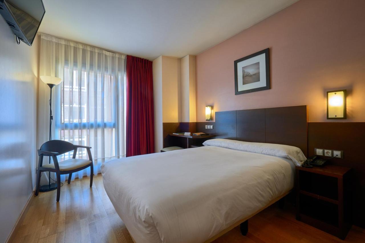Hotel Castro Real Oviedo Exterior photo