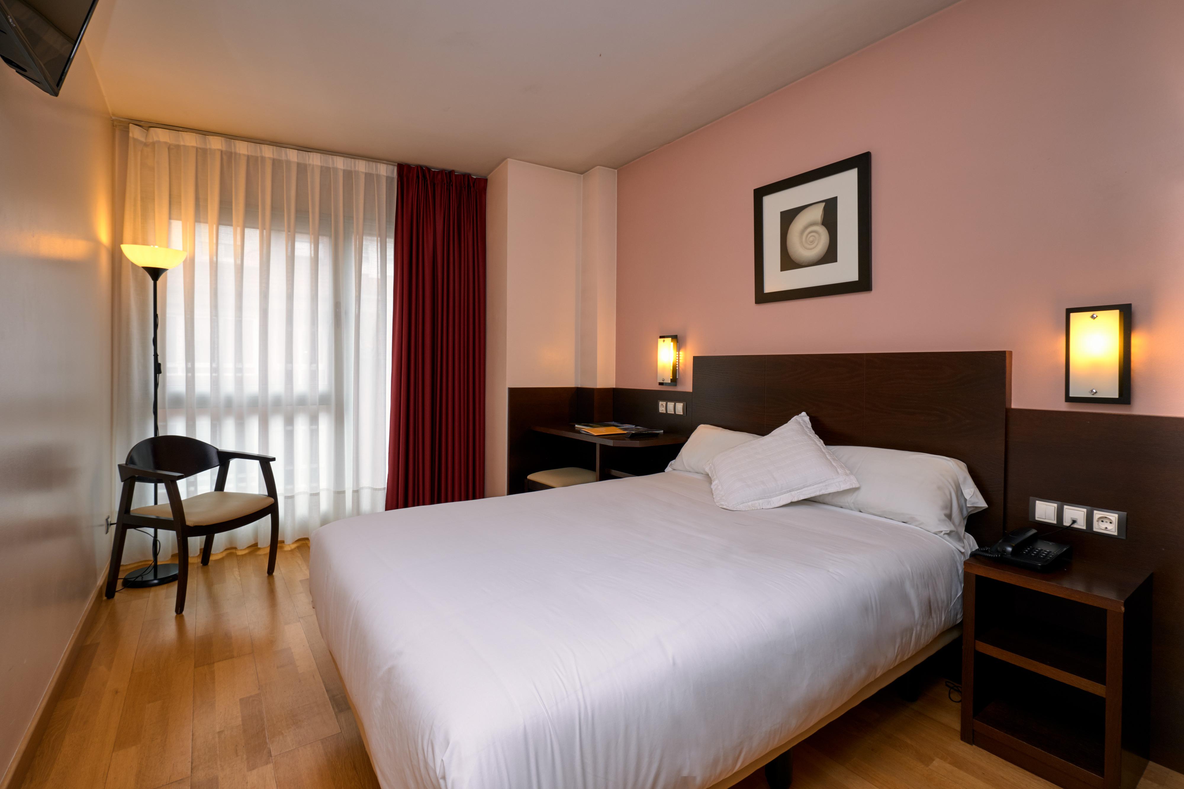 Hotel Castro Real Oviedo Exterior photo