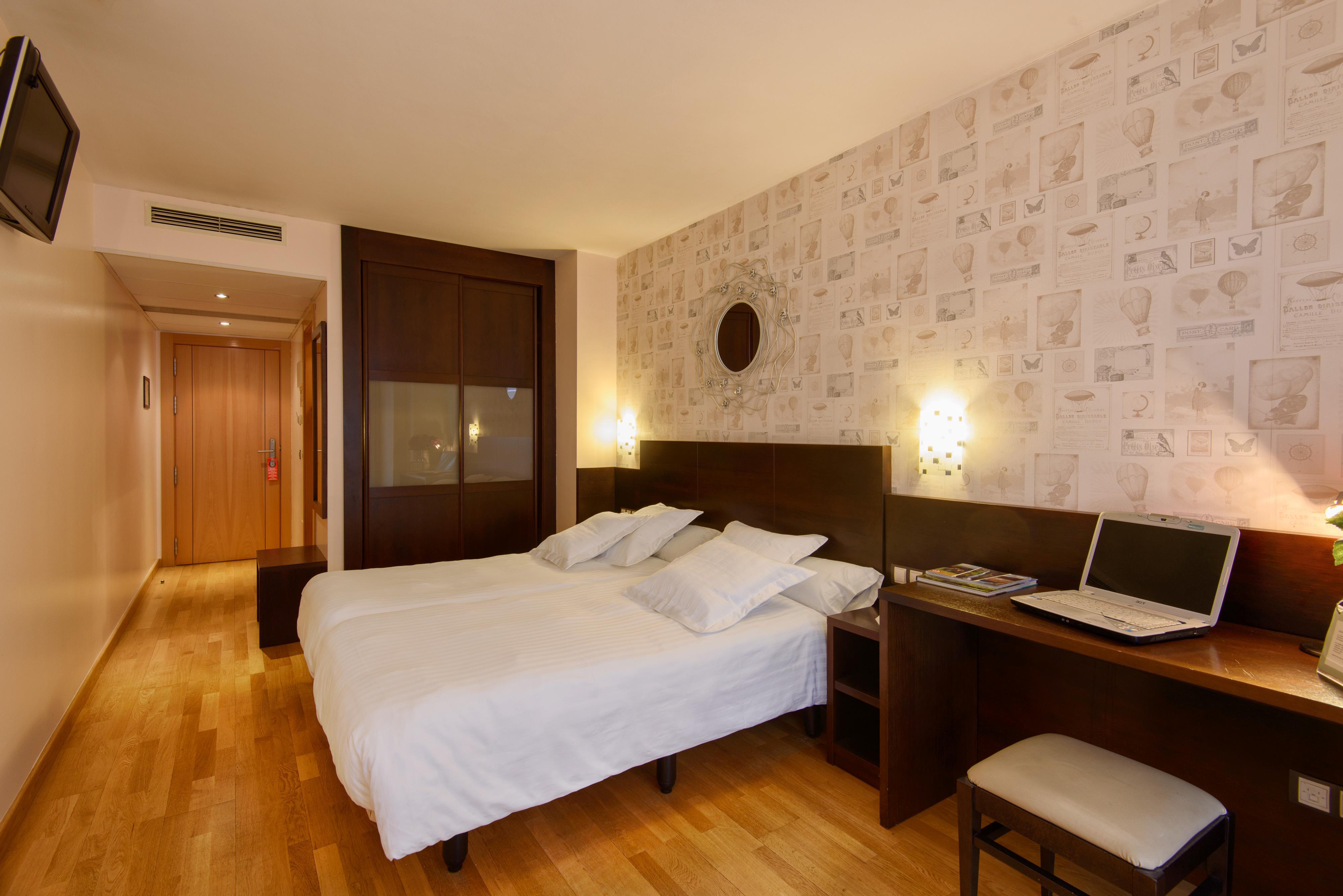 Hotel Castro Real Oviedo Exterior photo