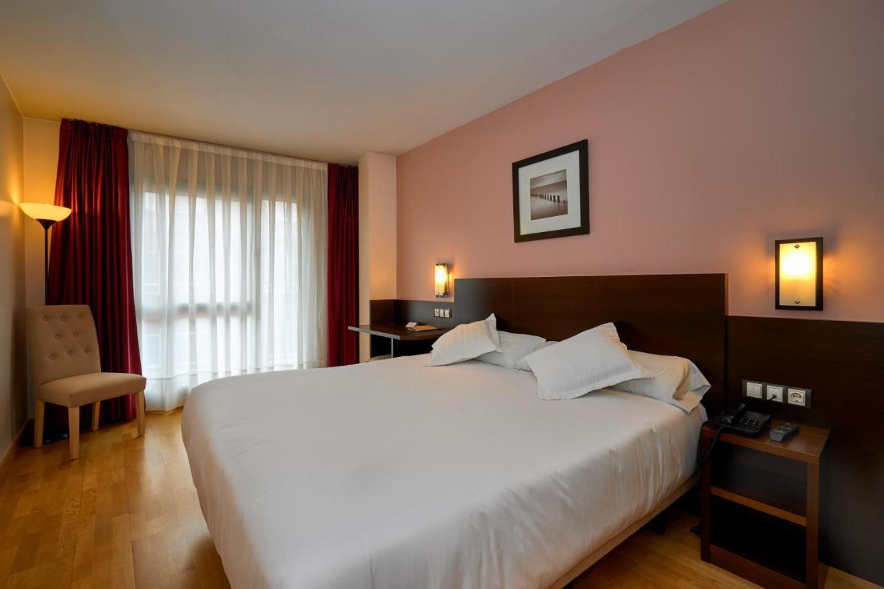 Hotel Castro Real Oviedo Exterior photo